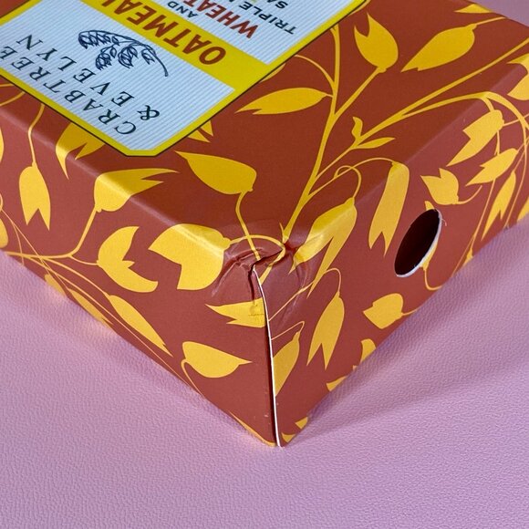 Crabtree & Evelyn Oatmeal and Wheatgerm Triple Milled Soap Bar 7 oz - Picture 4 of 4